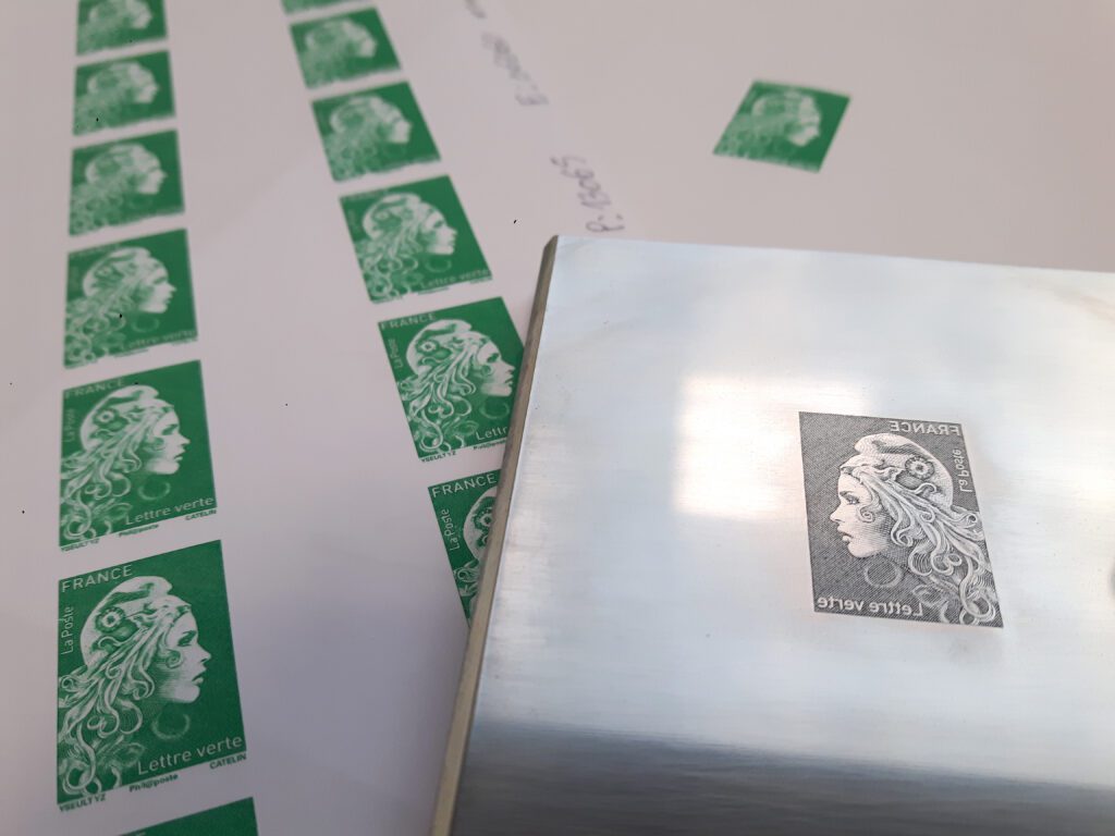 Matrice et feuille de timbres